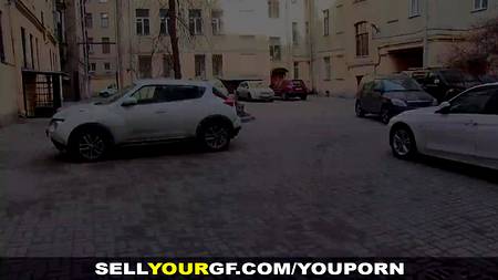 Девушка согласилась на очень интересное предложение