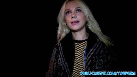 Блондинка заработала телом кругленькую сумму