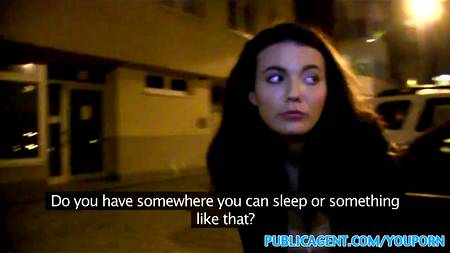 Жеребец помог девушке приятно заработать денег