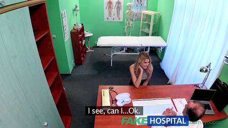 Вылизавший пизду доктор страстно вдул хорошенькую пациентку