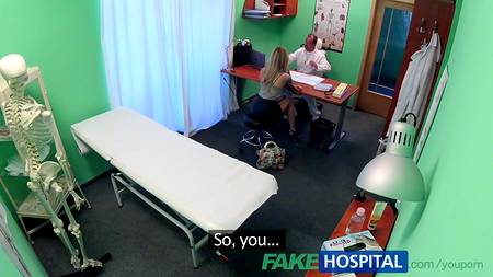 Вылизавший пизду доктор страстно вдул хорошенькую пациентку