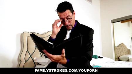 Грабитель раскрутил на секс шикарную сучку