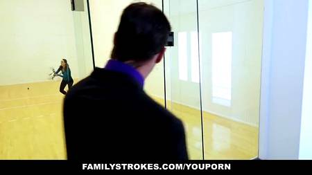 Грабитель раскрутил на секс шикарную сучку