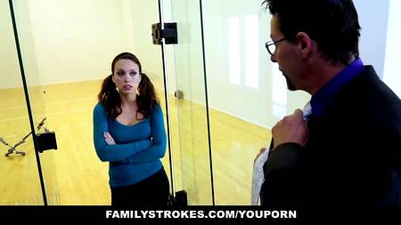 Грабитель раскрутил на секс шикарную сучку