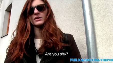 Рыженькая бестия не отказалась от легких денег