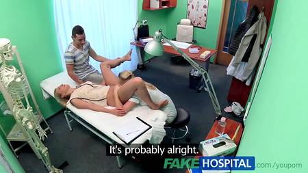 Красивая пара трахнулась на приеме у врача