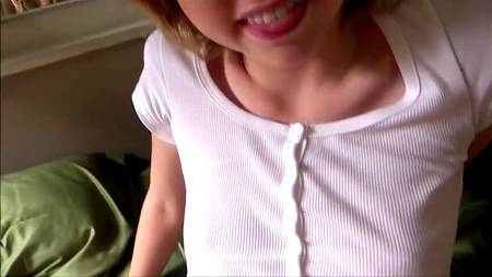 Отымел соседскую девчонку и напоил ее свежей спермой