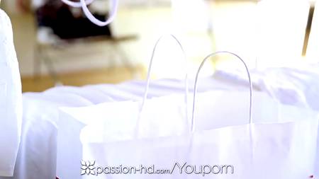 Сексуальная блондинка красиво отдалась своему мужчине