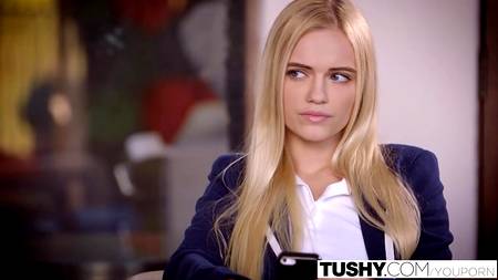 Блондиночка отбила мужика у своей сестры