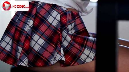 Красотки устроили студентку незабываемый отдых