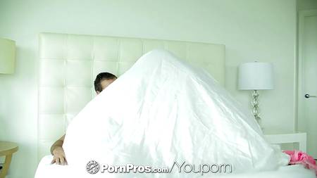 Утренний секс красивой пары