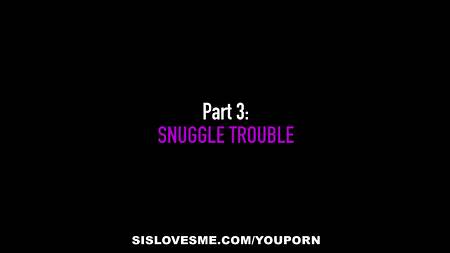 Сексапильная блондинка получает в рот заслуженный фонтан спермы