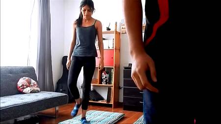 Молодая пара показывает качественное домашнее порно