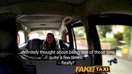 Горячая пассажирка такси захотела в попку