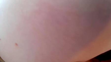 Пацан гоняет языком по сладкому клитору красавицы в позе 69