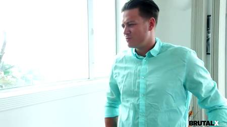 Мужик скрутил и трахнул сексапильную блондинку