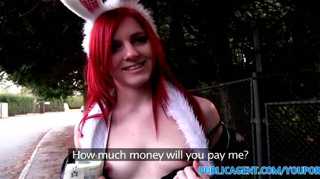 Рыженькая девчонка захотела подзаработать телом