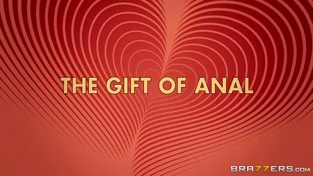 Парень воспользовался узкой задницей своей подруги