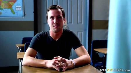 Училка научила молодого кабеля как нужно делать приятно девушке