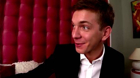 Две подруги осчастливили парня всеми доступными дырками