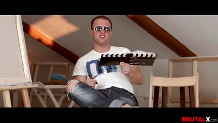 Порно агент жестко трахнул во все дырки молоденькую деваху