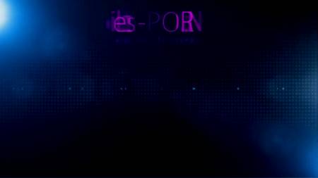 Сексуальная мамочка показала парню как делать приятно ее дочери