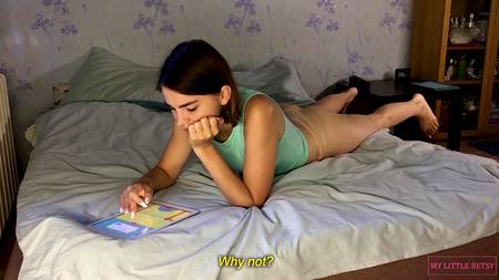 Русский пацан пялит сзади молоденькую сестренку от первого лица