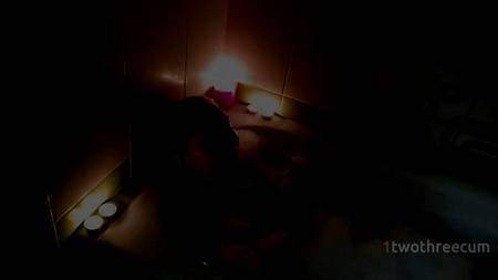 Лучшее домашнее порно в ванной при свечах с горячей девушкой