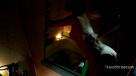 Лучшее домашнее порно в ванной при свечах с горячей девушкой