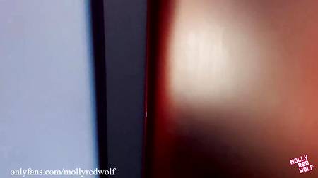 Не удержался и кончил в пизде оттраханной красотке в ванной комнате