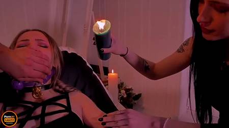 Русская рабыня исполняет приказы госпожи и пошлого мужика