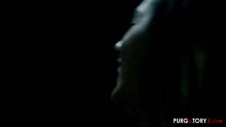 Горячая оргия на кухонном столе с безотказными красивыми брюнетками