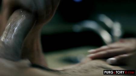 Горячая оргия на кухонном столе с безотказными красивыми брюнетками