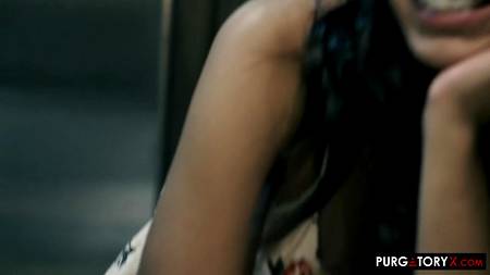 Горячая оргия на кухонном столе с безотказными красивыми брюнетками