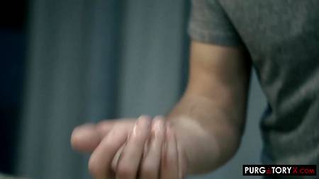 Горячая оргия на кухонном столе с безотказными красивыми брюнетками