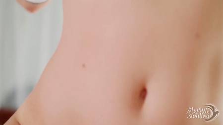 Няшная девка нежно лижет анал мужчине крупным планом