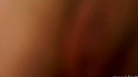 Грудастая блондинка  сквиртанула струйкой от большого члена любовника