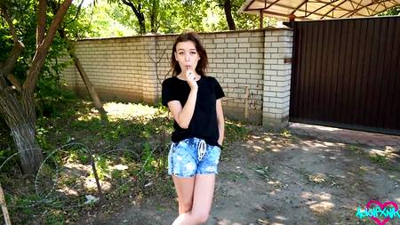 Русский ухажер запикапил грудастую телочку и нежно трахнул у себя дома