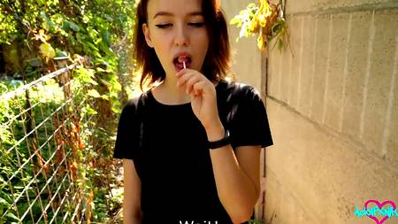 Русский ухажер запикапил грудастую телочку и нежно трахнул у себя дома