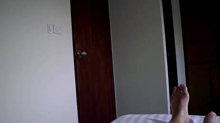 Краля в красивом белье прыгает сверху на толстом фаллосе бойфренда