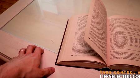 Пошлый батя шпилит молоденькую дочку и снимает на камеру