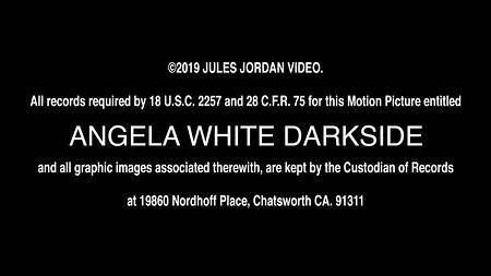 Красивое порно в бассейне с пышногрудой моделью Angela White