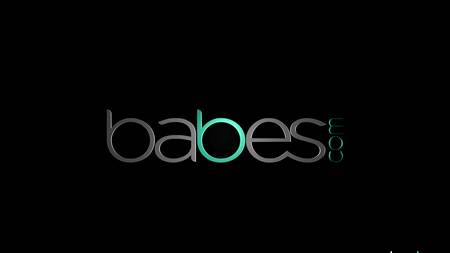 Сексапильные студентки прыгают на члене мускулистого препода