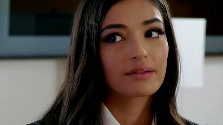 Сексапильные студентки прыгают на члене мускулистого препода