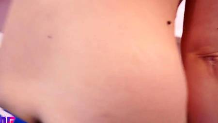 Русская пышка оргазмирует раком на толстом члене ухажера