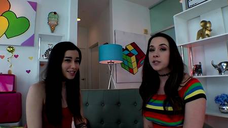 Красотки исполнили парню анилингус и по очереди отдались в жопу