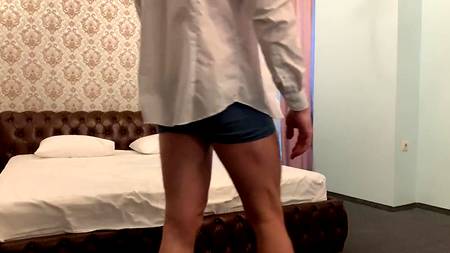 Страстный пихарь пялит девушку на против мастурбирующей девицы