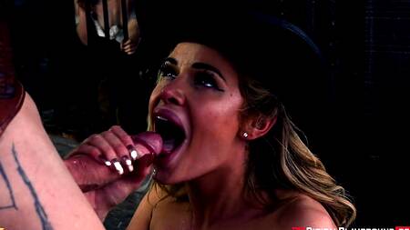 Групповой секс на диком западе шерифа с белокурыми ковбойками