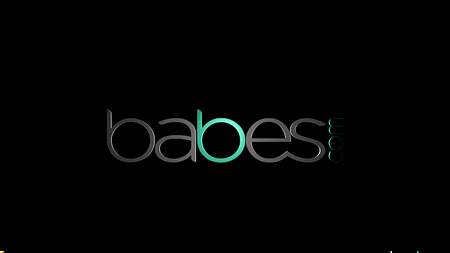 Куколд смотрит как жена азиатка трахается с музыкантом