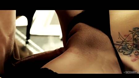 Секретарша в корсете хочет, чтобы бос над ней доминировал и трахал